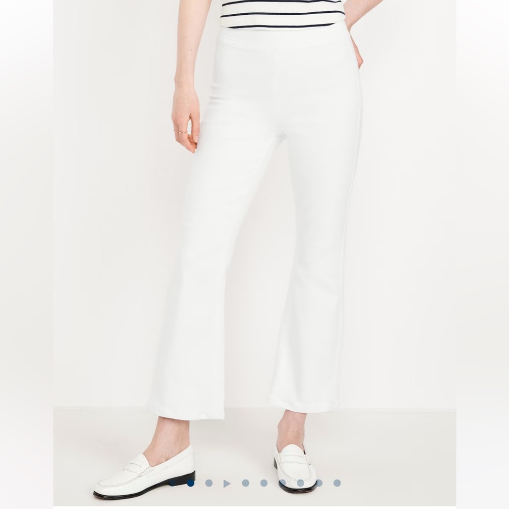 Old Navy White High-Waisted Weekender Pull-On Crop Flare Jeans